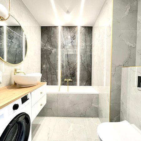 3 Bedrooms Premium Bella Blue For 8 Guests With Ac And Free Out Side Parking Rzeszów Zewnętrze zdjęcie
